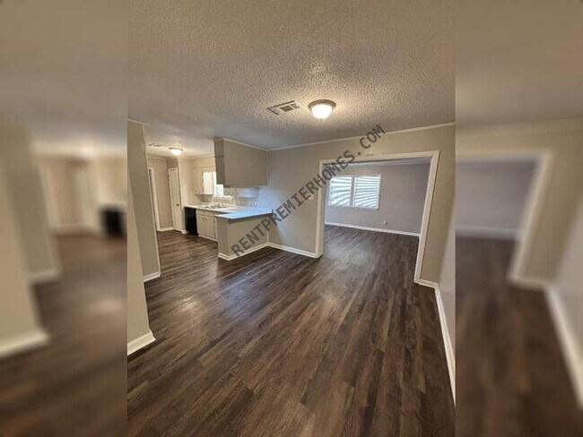 Photo - 28 Countrywood St