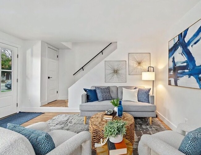 Photo - 916 N 32nd St