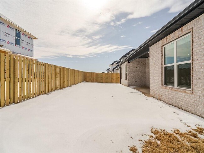 Photo - 311 Hedge Dr