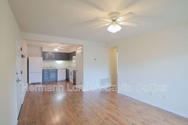 Photo - 725 Ridgeside Dr