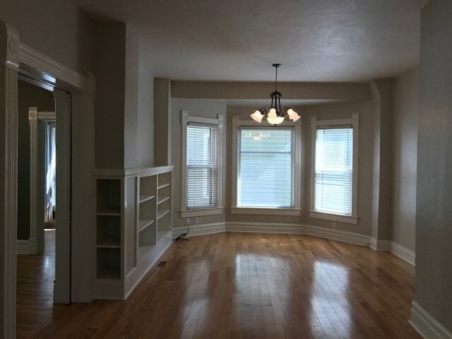 Photo - Vintage, Northend, Spacious Home ~ Availab...