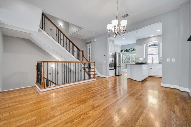 Photo - 542 Bomar St