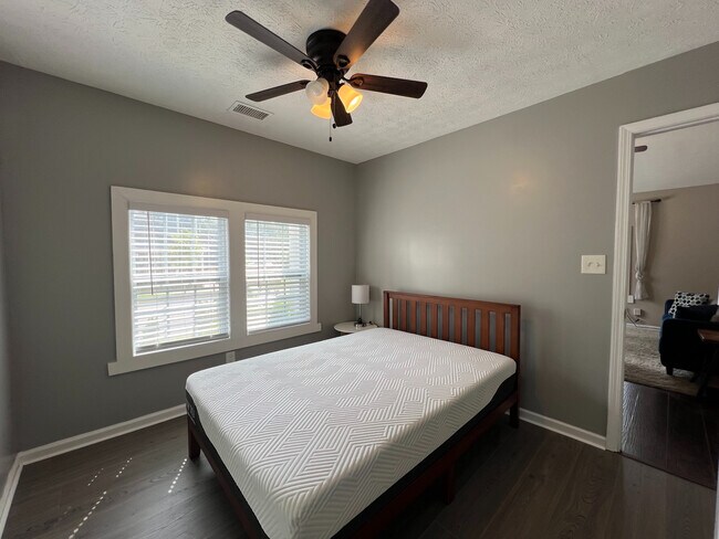 Room in House on Scott St NW