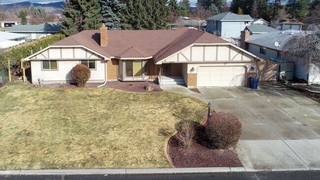 Photo - Spacious 5 Bedroom 3.5 Bath North Spokane ...
