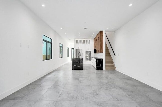 Photo - 604 SW 7th Ave