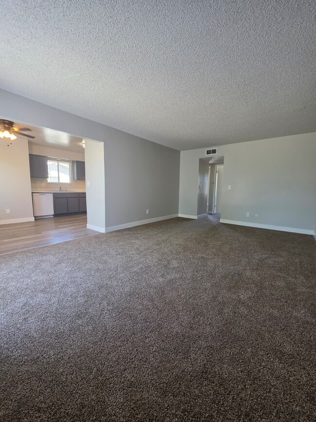 Building Photo - 4264 N Bengston Ave
