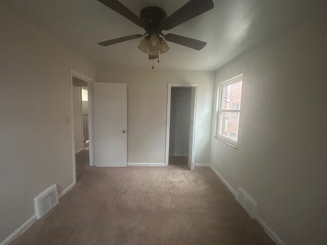 Photo - 414-416 E 222 ST Unit DN