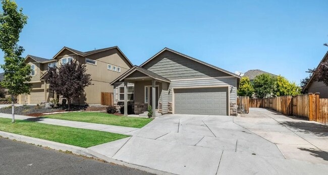 2403 NW Glen Oak Ave