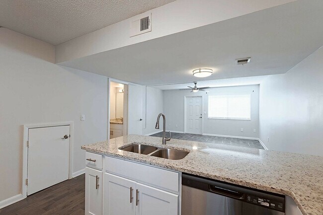 220-1301_5674_Web_Final - Topaz Village