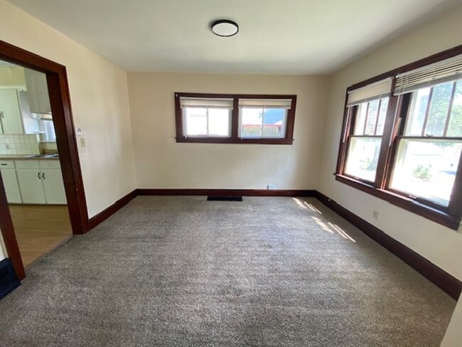Photo - Warm & Bright West Akron 3BR with Fireplac...