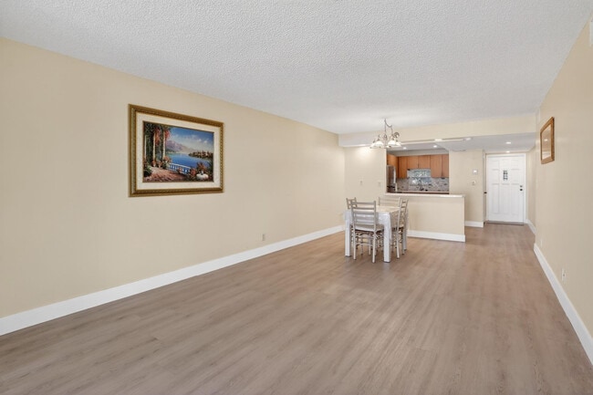 Photo - 830 S Hollybrook Dr Unit 204