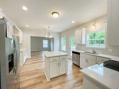 Photo - 577 Meloney Dr