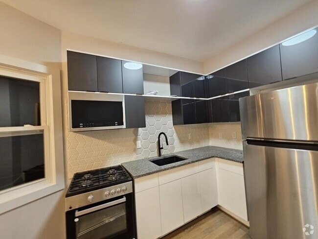 Building Photo - 110 Magazine St Rental
