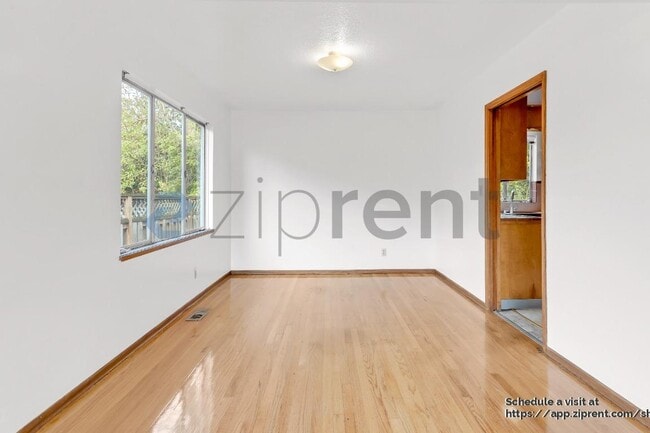 Photo - 6115 NE Clackamas St