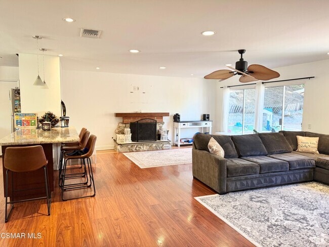 Building Photo - 5808 Greenview Rd Rental