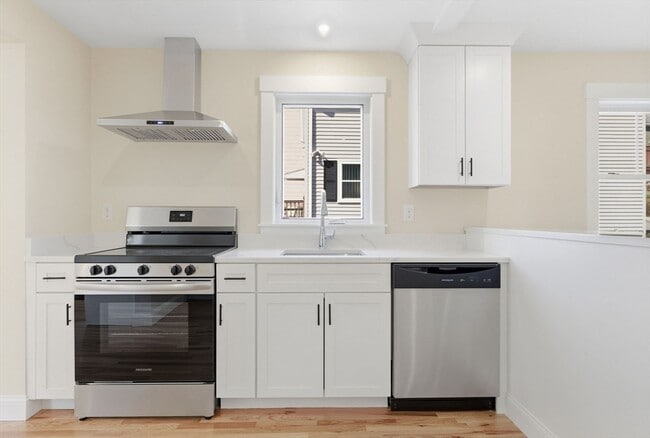 Photo - 20 Beacon St Unit 1