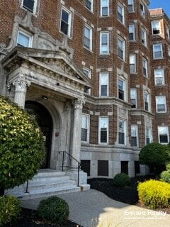 Building Photo - 1175 Boylston St Unit 25