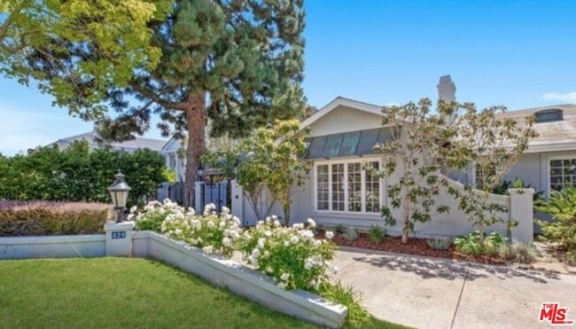 Photo - 426 Georgina Ave