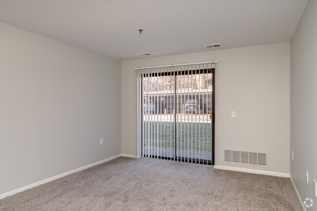 2BR, 1BA - 986SF