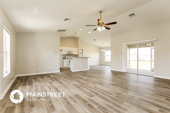 Photo - 124 Gilbert Ave S