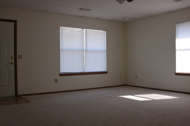 Photo - 6773-6775 S Kathleen Cir Unidad 6775