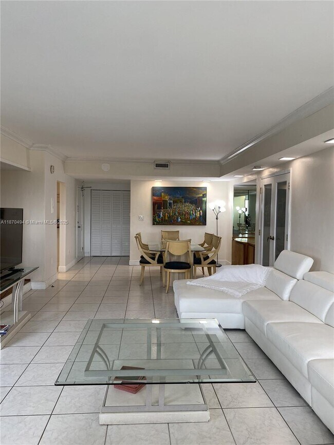 Photo - 10185 Collins Ave Unidad 319