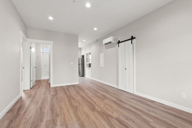 Photo - 717 W Spofford Ave Unit Apt 201