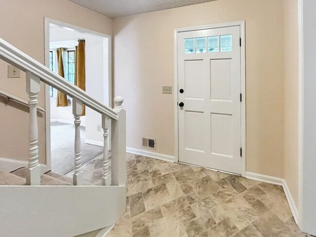 Photo - 2491 Annandale Dr