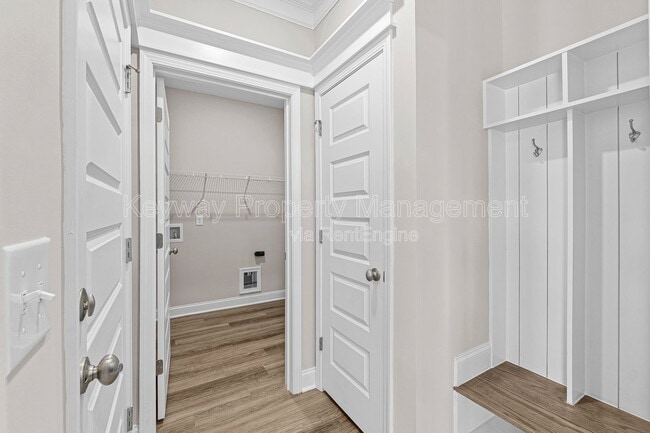Photo - 2096 Denmark Ave SE