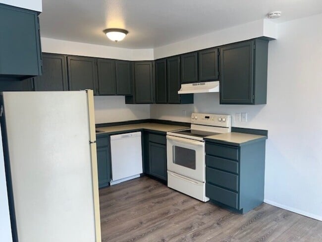Photo - 514 Main Pl Rental