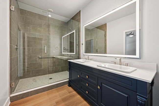 Photo - Grande Pointe