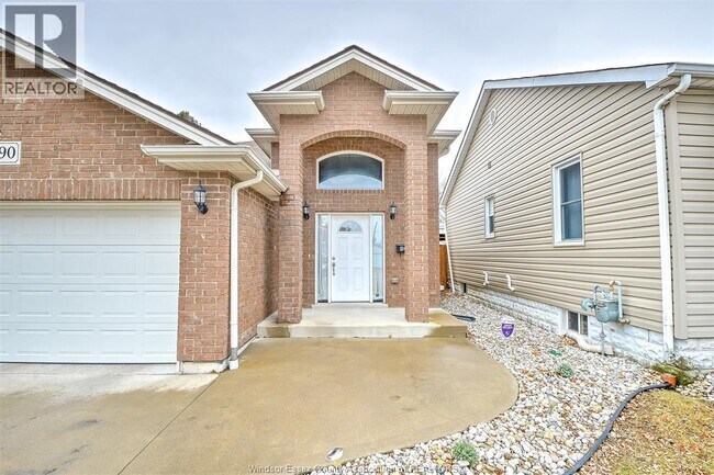 Photo - 2490 Bernard Rd