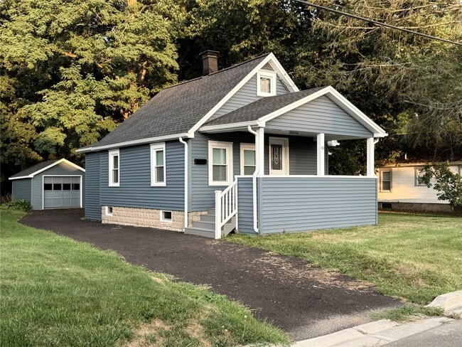 Building Photo - 40 N Brookside Ave Rental