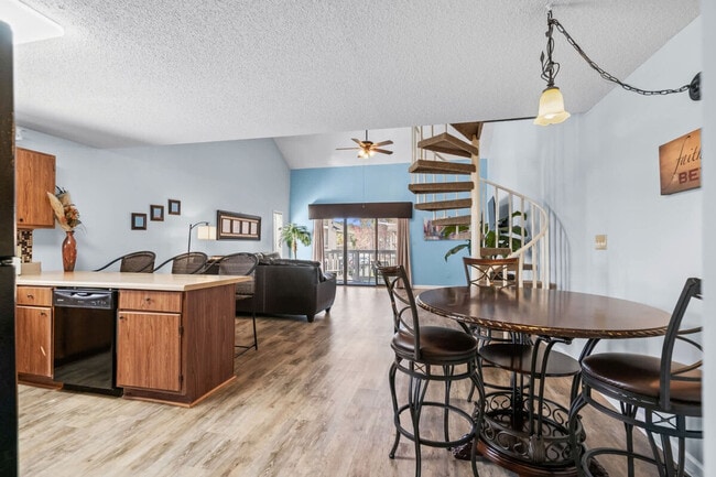 Photo - 1908 Hwy 17 S Unit ID1329036P