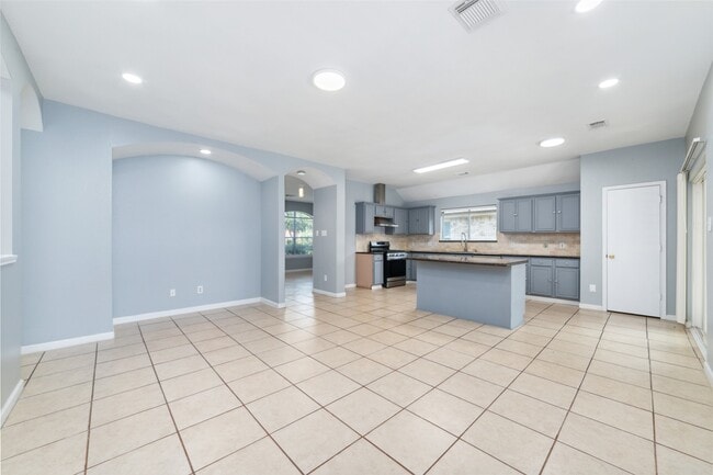 Building Photo - 16327 Dryberry Ct