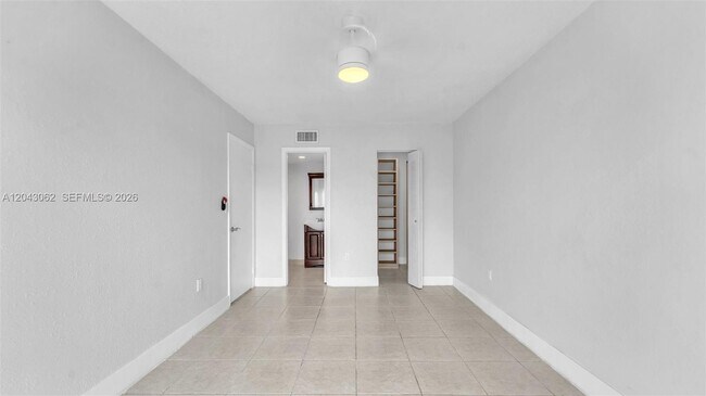 Photo - 10755 SW 108th Ave Unit 304