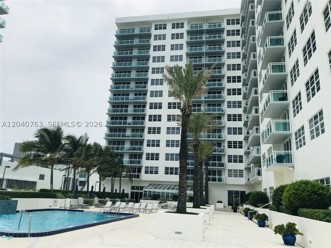 Building Photo - 6917 Collins Ave Unit 506