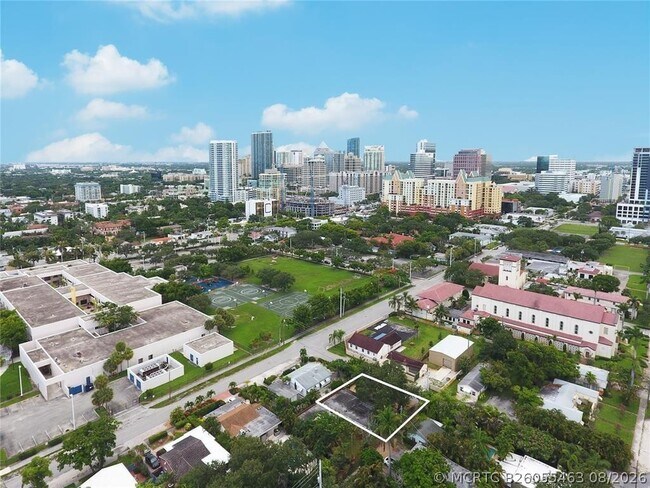 204 NE 10th Ave Unit 206
