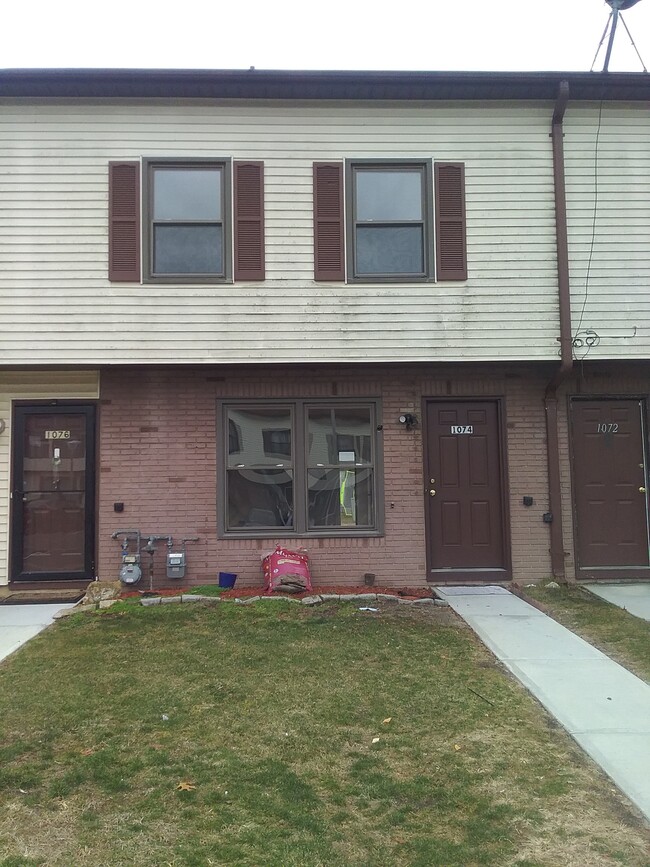 Photo - 1074 Sawmill Rd Townhome