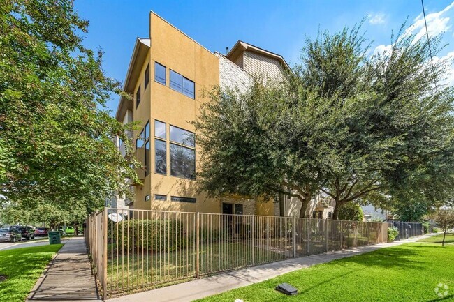 Building Photo - 4619 Austin St Rental