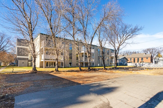 Photo - 10735-10735-127 127 St NW Unit 202