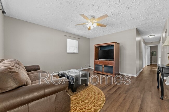 Building Photo - 3314 Vincz Dr