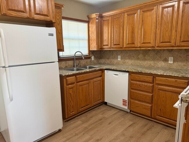 Photo - 2912 Cunningham Dr