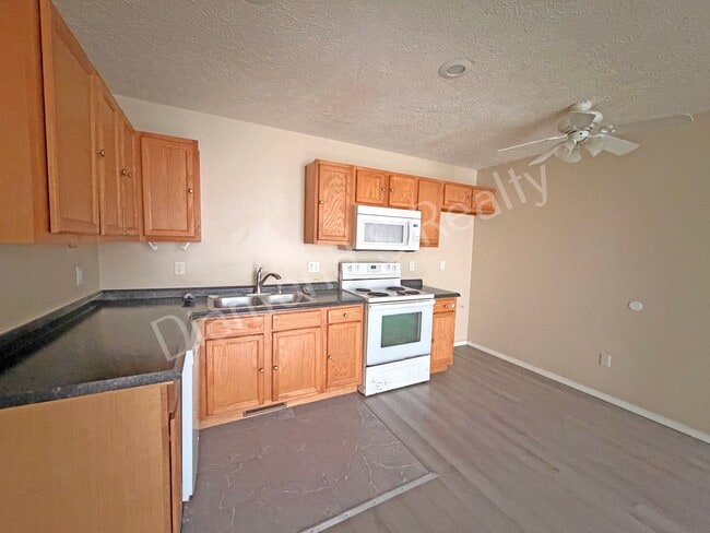 Photo - 3 Bedroom Duplex Available!