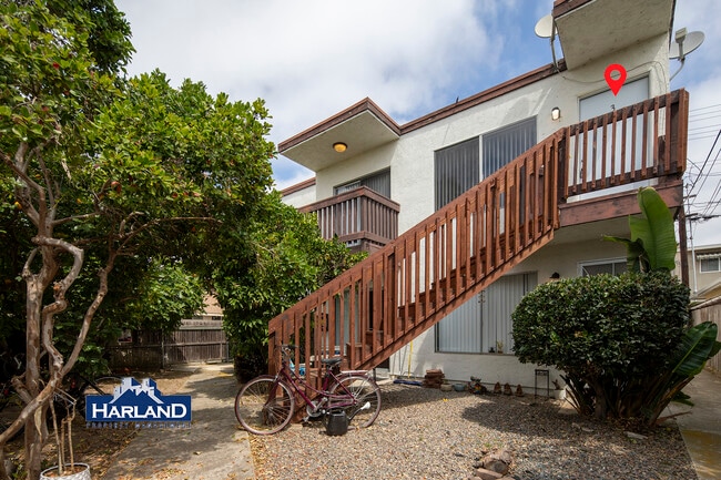 Building Photo - 2112-2114 Thomas Avenue - 2114 Unit 3