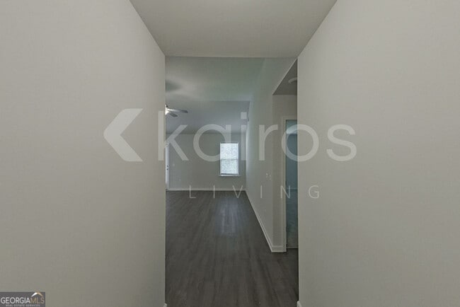 Photo - 142 Western Red Cedar Dr