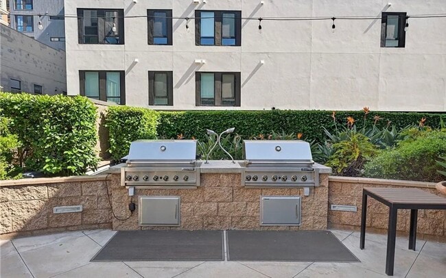 Photo - **150 The Promenade N #415 Long Beach** Upstairs Spacious 2 bedroom 2 bath !!2 weeks free OAC!!