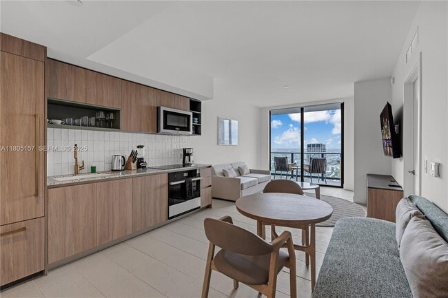 Photo - 601 NE 1st Ave Unit 4204