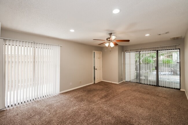 Photo - 334 Cypresswood Dr