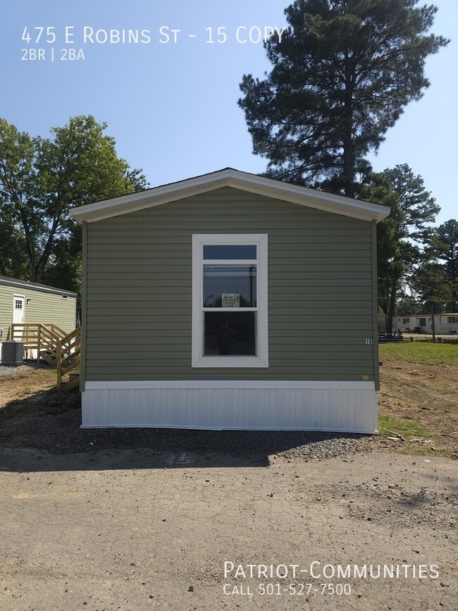 Photo - 475 E Robins St